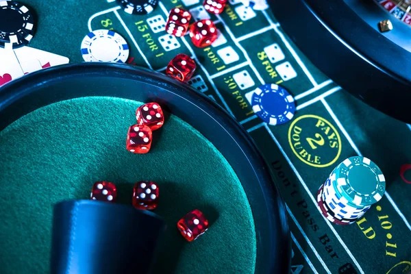 napi4 mobile app interface showing slot games and live-dealer tables on an Android phone